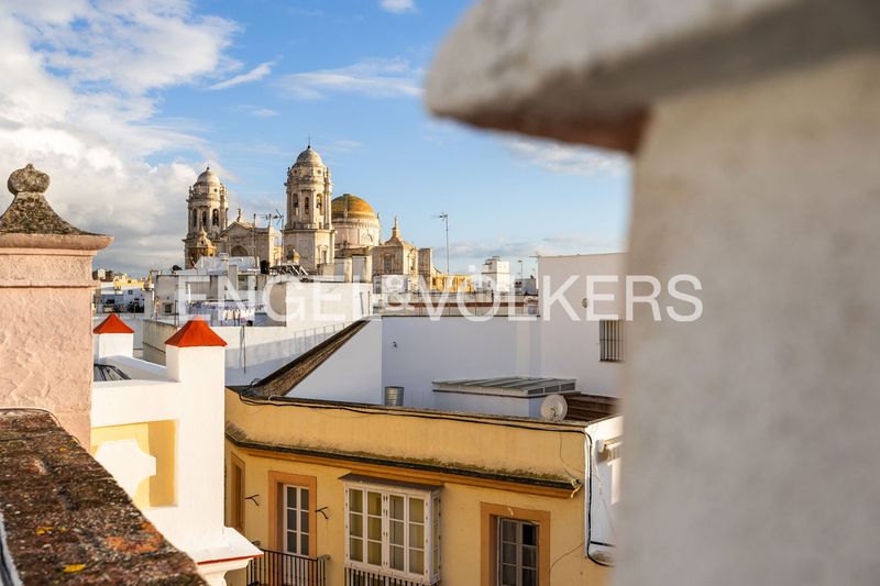 Foto b1039207-2f13-4ff7-8441-21aadfd11660. Pis amb calefacció a Centro Histórico Cádiz