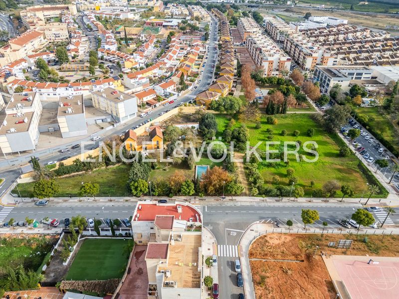 Foto 1d26b4a4-2c0e-4a2f-b4ef-f2e19d857f99. Casa amb calefacció a Nueva Alcalá Alcalá de Guadaira