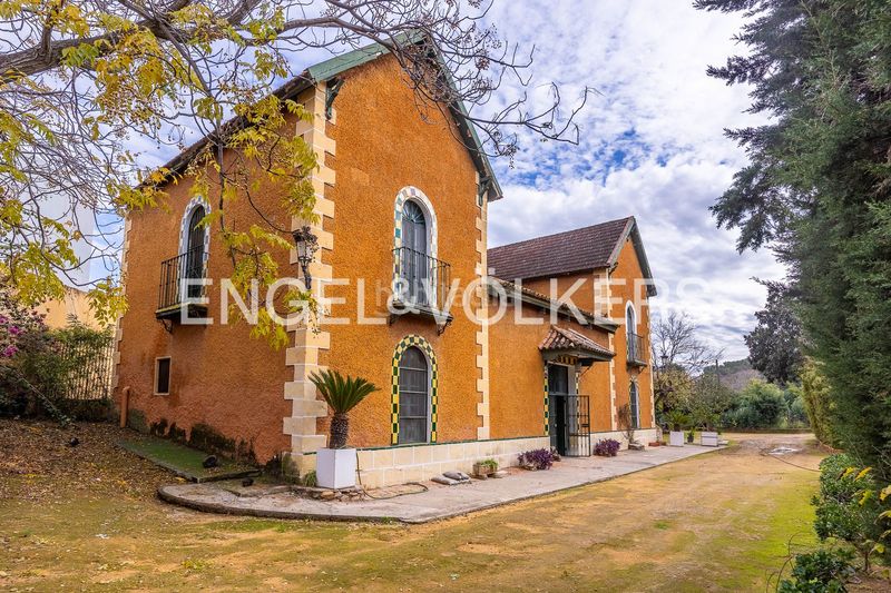 Foto a960f63e-0feb-453f-ae42-2f0b249e12bf. Casa amb calefacció a Nueva Alcalá Alcalá de Guadaira