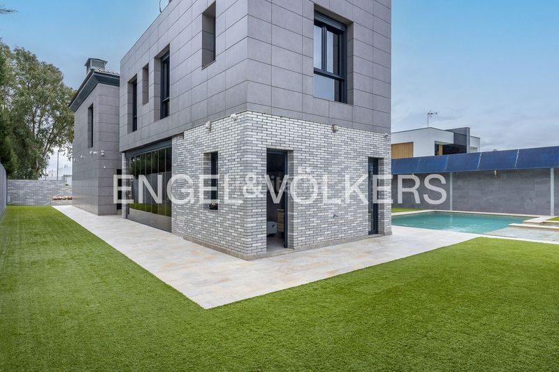 Foto 681ddb7e-cbec-45fd-a7fa-35aa1b732829. Location maison avec chauffage piscine dans Olivar de Quintos Montequinto