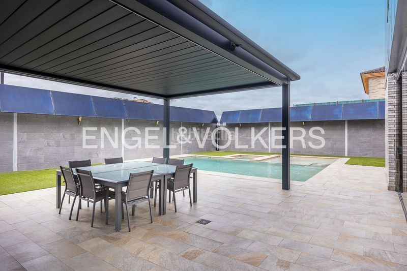 Foto d068fcf3-9a87-4e86-84a5-b2fdc9552bbe. Location maison avec chauffage piscine dans Olivar de Quintos Montequinto