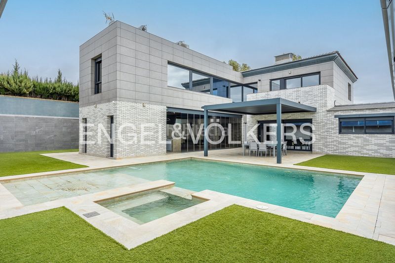Foto ebd5cc58-504d-4cfe-a032-0d99bb77c508. Location maison avec chauffage piscine dans Olivar de Quintos Montequinto