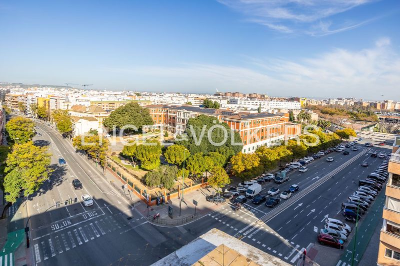 Foto a1b69ddc-44aa-4b2e-923c-f01bab28a31e. Pis amb calefacció aparcament a La Calzada - La Florida Sevilla