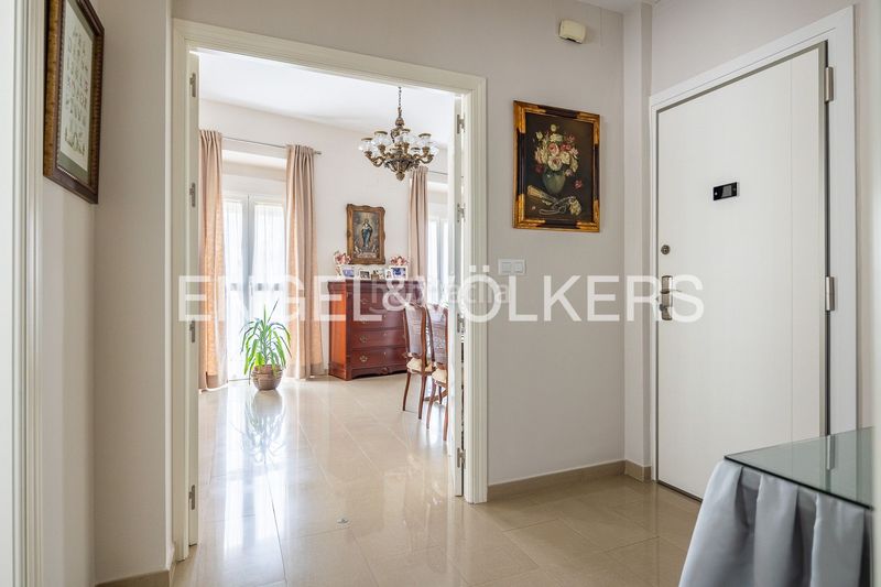 Foto c94ab0b3-f657-4c14-8336-342ae5995d5b. Pis amb calefacció a La Calzada - La Florida Sevilla