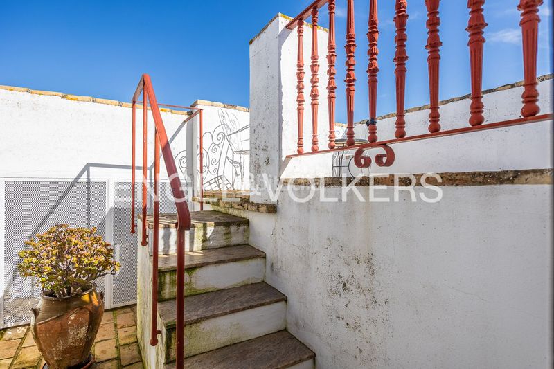 Foto dec2a8ec-9779-4a4c-8830-f13a004e1e42. Casa a schiera con riscaldamento piscina in Carmona