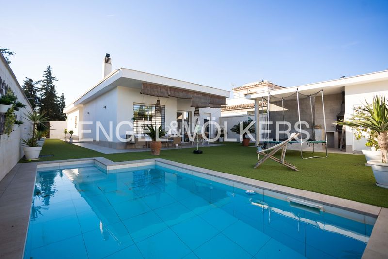 Foto 07334fea-46b2-4d04-be8c-fc861f64e729. Casa amb calefacció piscina a Oromana Alcalá de Guadaira