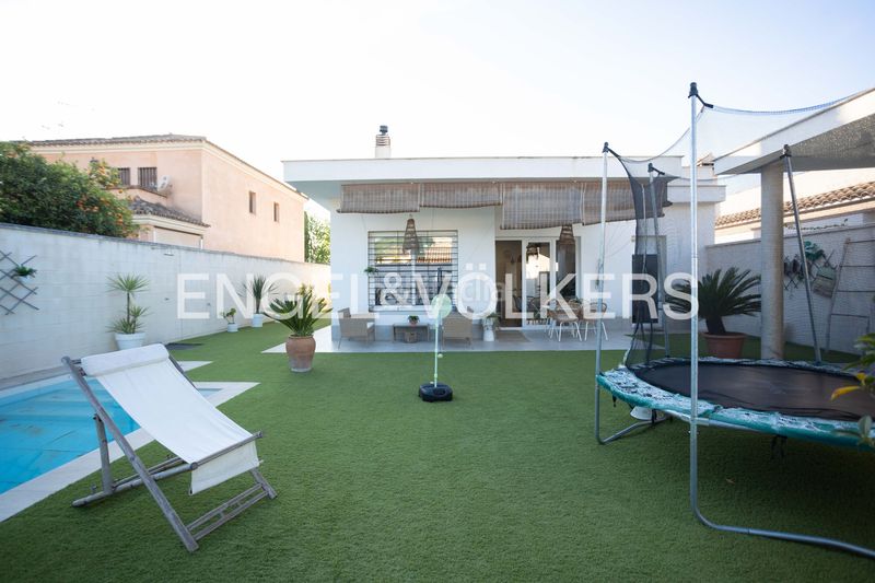 Foto afd19d82-75cc-4750-b75a-681abf2b6e4e. Casa amb calefacció piscina a Oromana Alcalá de Guadaira