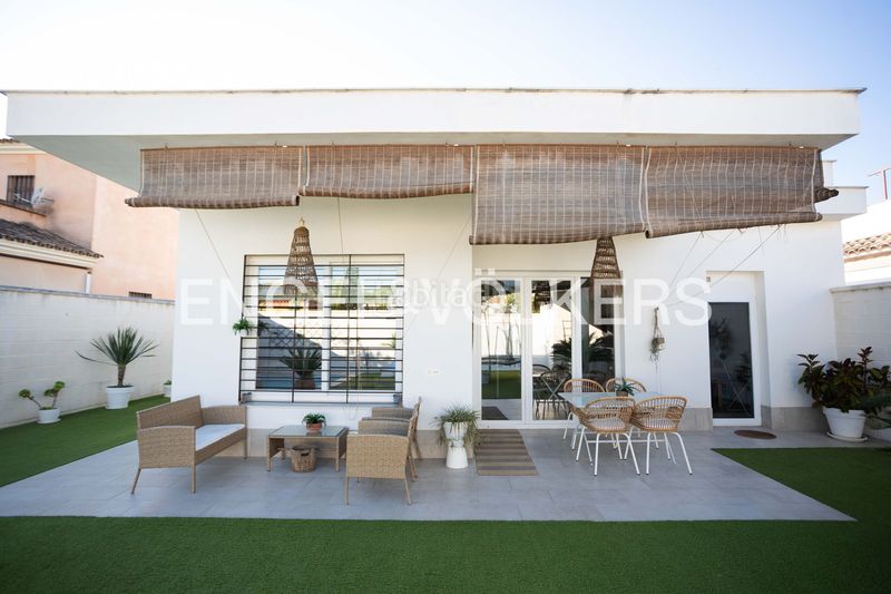 Foto ee5397c9-3872-4bbf-882f-e84824d58e88. Casa amb calefacció piscina a Oromana Alcalá de Guadaira