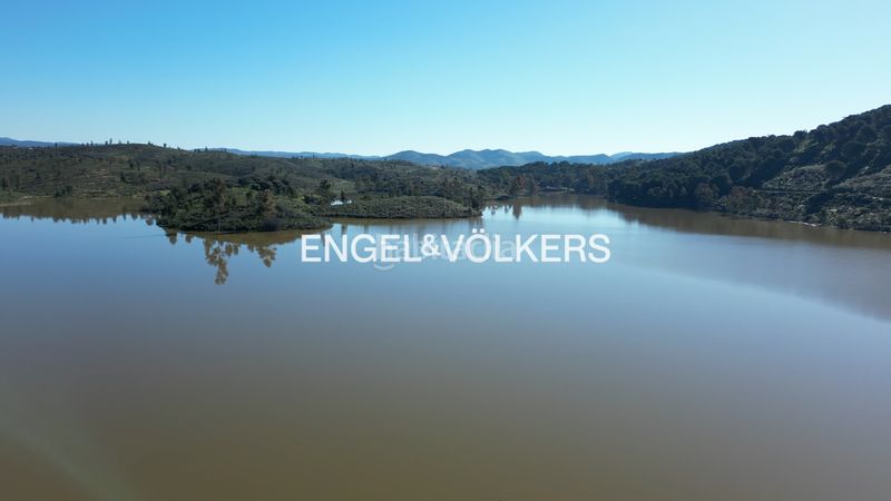 Foto 5fcd2751-b66b-4e0c-81e8-c66346682e01. Masia amb calefacció a Las Torres - Guadalupe Huelva