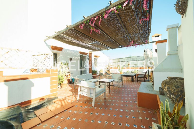 Foto 1b4c30df-3b26-48a4-bd90-da34933fb281. Casa amb calefacció a Centro Jerez de la Frontera