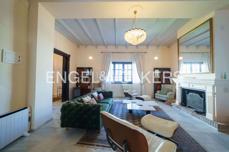 Foto 5bb1912c-b228-42c5-999b-b98f3850e943. Casa amb calefacció a Centro Jerez de la Frontera