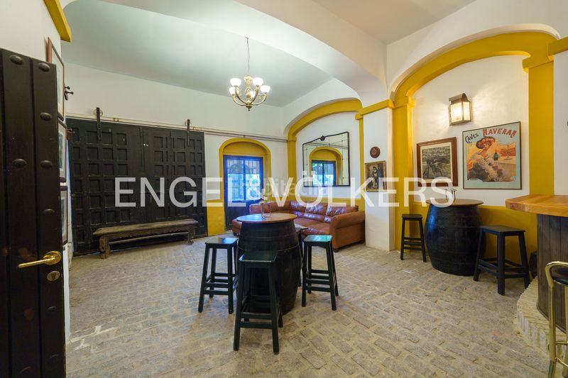 Foto 68b0b70f-a024-470d-93ee-028129e20347. Casa amb calefacció a Centro Jerez de la Frontera