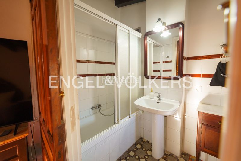 Foto 6c4d5aeb-46f2-423b-a06d-27e2361981ae. Casa amb calefacció a Centro Jerez de la Frontera