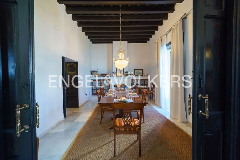 Foto 714edb91-3fde-4aa1-b6da-edc786250037. Casa amb calefacció a Centro Jerez de la Frontera