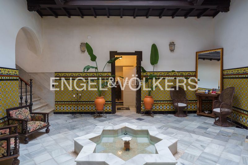 Foto 7ac1e77d-08ae-4edf-b0f2-7abc9316a423. Casa amb calefacció a Centro Jerez de la Frontera