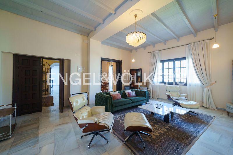 Foto 833ec8e2-c743-4ab1-aef7-f4d5c09e0179. Casa amb calefacció a Centro Jerez de la Frontera