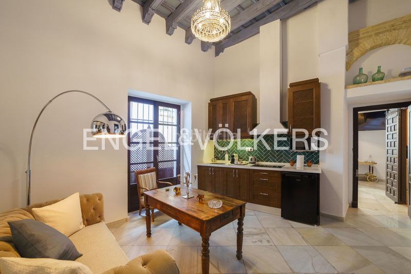 Foto 885649d2-897b-4fb9-a9ce-9dc828064678. Casa amb calefacció a Centro Jerez de la Frontera