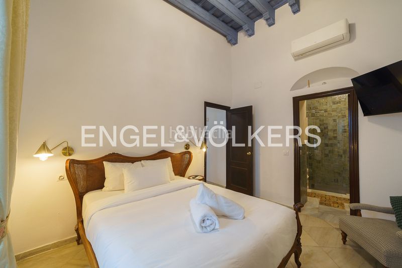 Foto d0b4da85-1ad6-478b-8bd5-e3a2f8980533. Casa amb calefacció a Centro Jerez de la Frontera
