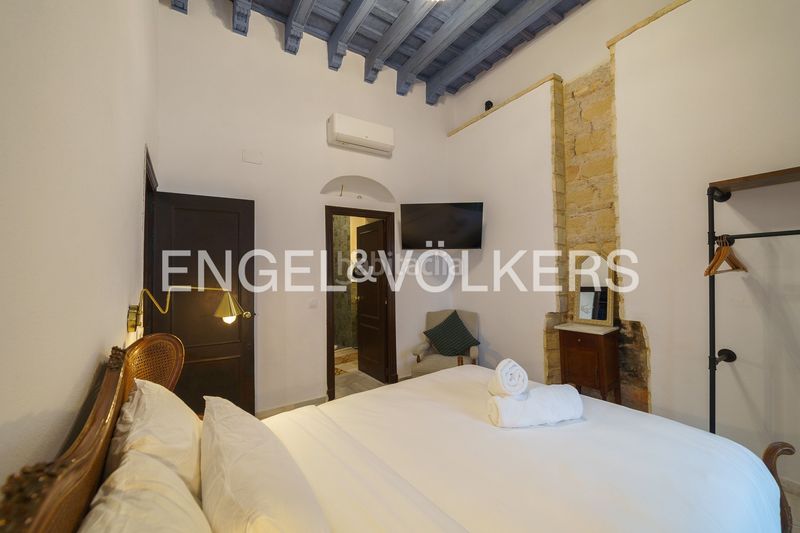 Foto fd65228f-60cd-43f9-ad2d-f479a5f334c2. Casa amb calefacció a Centro Jerez de la Frontera