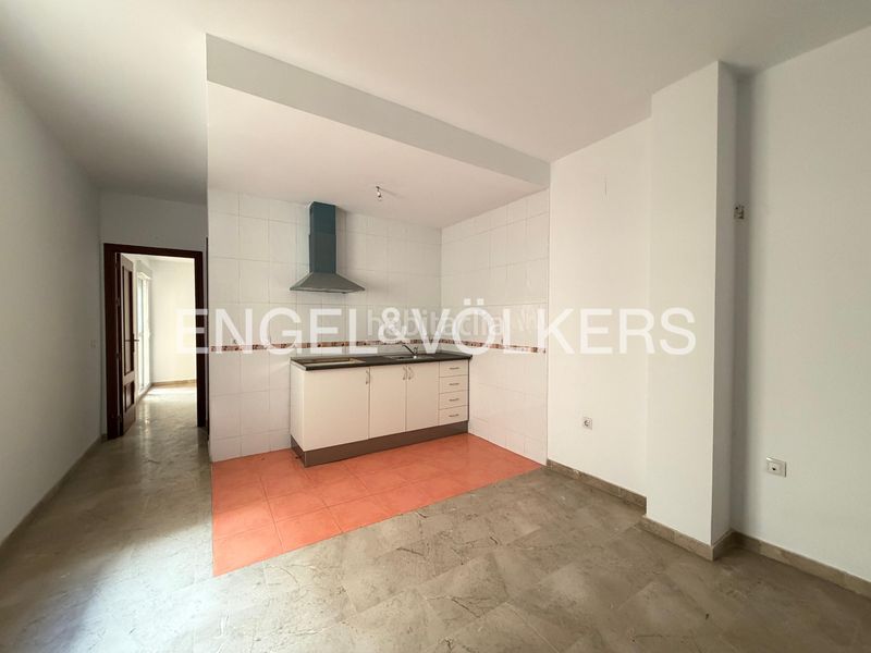 Foto 00b1d038-629f-49ee-aa41-2f420db5c103. Pis amb calefacció aparcament a Centro Alcalá de Guadaira