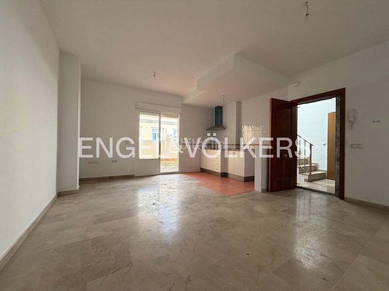 Foto 01a607db-6734-43bc-8800-169ba769e0bb. Pis amb calefacció aparcament a Centro Alcalá de Guadaira