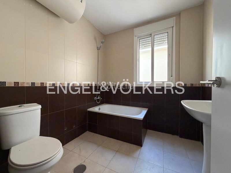 Foto 3774a501-e7d6-49f9-be41-d7fb7822132e. Pis amb calefacció aparcament a Centro Alcalá de Guadaira