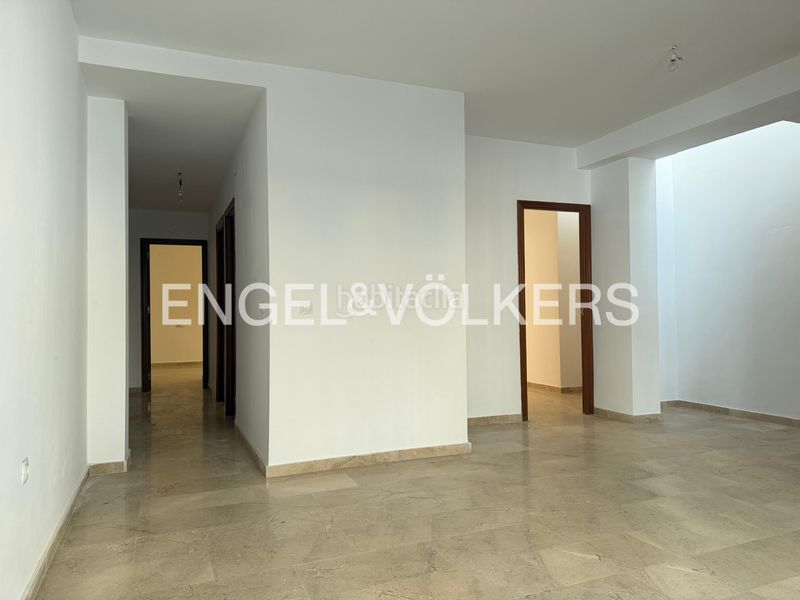 Foto 3e9ac2ad-b63b-4e18-9a11-42bf9ea9ea80. Pis amb calefacció aparcament a Centro Alcalá de Guadaira