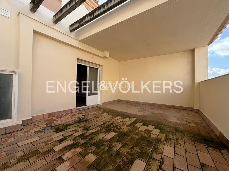 Foto 4c4f528e-58c2-4fdd-81e8-01d58d70a79a. Pis amb calefacció aparcament a Centro Alcalá de Guadaira