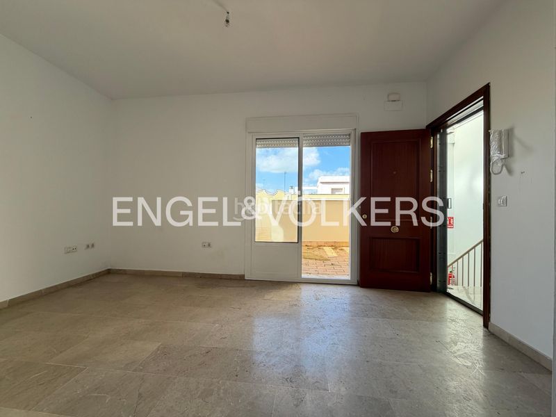 Foto 6c68a905-32d1-4608-bf22-281dcd1bb6e5. Pis amb calefacció aparcament a Centro Alcalá de Guadaira