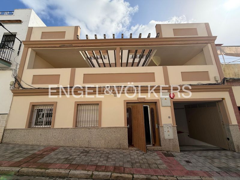 Foto d6129778-a53b-4c12-9291-519766781f10. Pis amb calefacció aparcament a Centro Alcalá de Guadaira