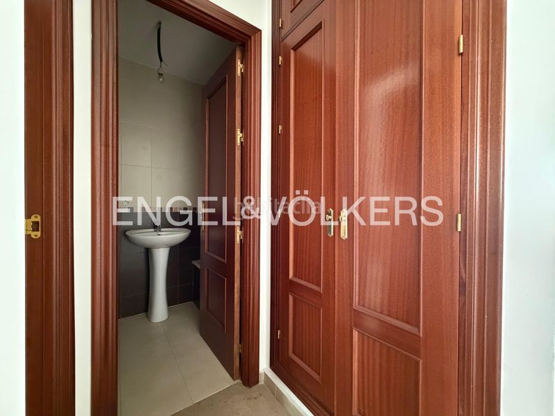 Foto da12fe8f-cd3d-4f56-85be-eaa1a237333c. Pis amb calefacció aparcament a Centro Alcalá de Guadaira