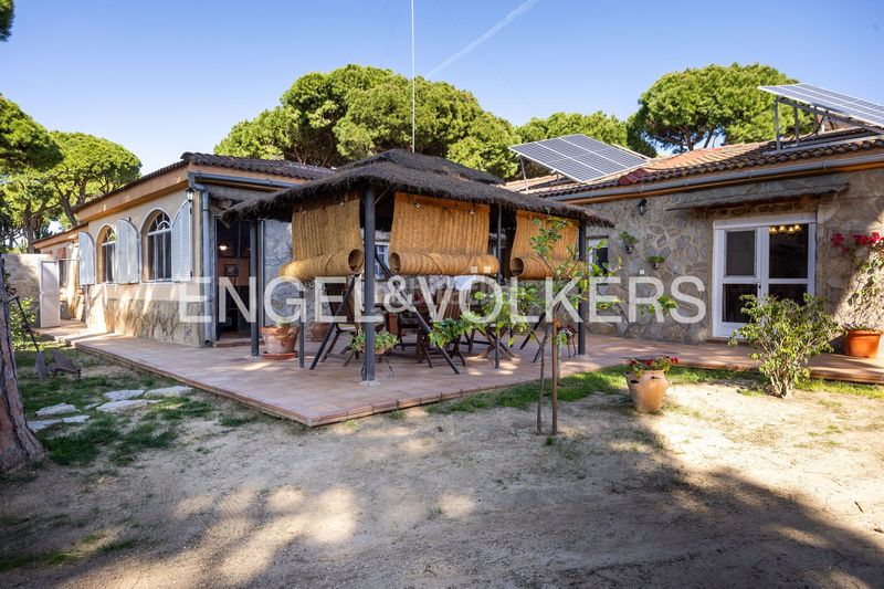 Foto 108c4765-cbd3-4c83-bdbb-4a167e6ad250. Casa amb calefacció aparcament piscina a Las Lagunas - Campano Chiclana de la Frontera