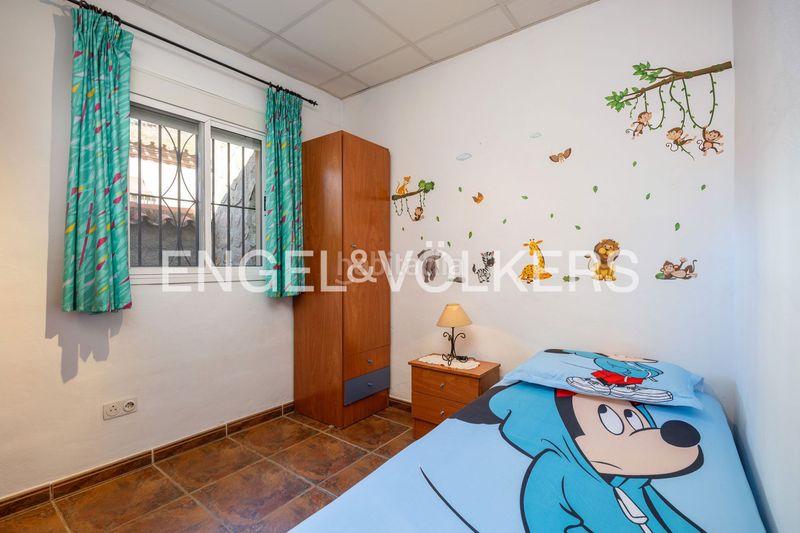 Foto 64701ddf-df48-4b33-ad59-4bfbbaf36e23. Casa amb calefacció aparcament piscina a Las Lagunas - Campano Chiclana de la Frontera