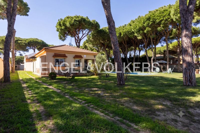 Foto 879a82f5-8f10-4c3d-9674-241af3daa7ba. Casa amb calefacció aparcament piscina a Las Lagunas - Campano Chiclana de la Frontera