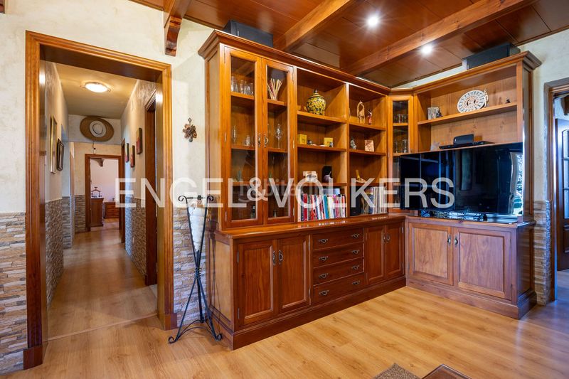 Foto 8f00dbb2-f7aa-4eab-9d8e-ff411a5dfaeb. Casa amb calefacció aparcament piscina a Las Lagunas - Campano Chiclana de la Frontera