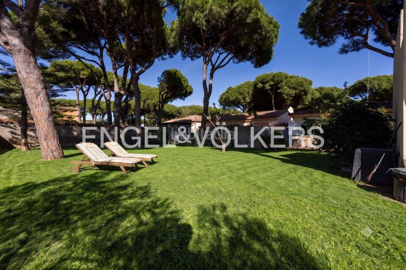 Foto deec38ed-e4a6-4b23-95bd-33279844f043. Casa amb calefacció aparcament piscina a Las Lagunas - Campano Chiclana de la Frontera