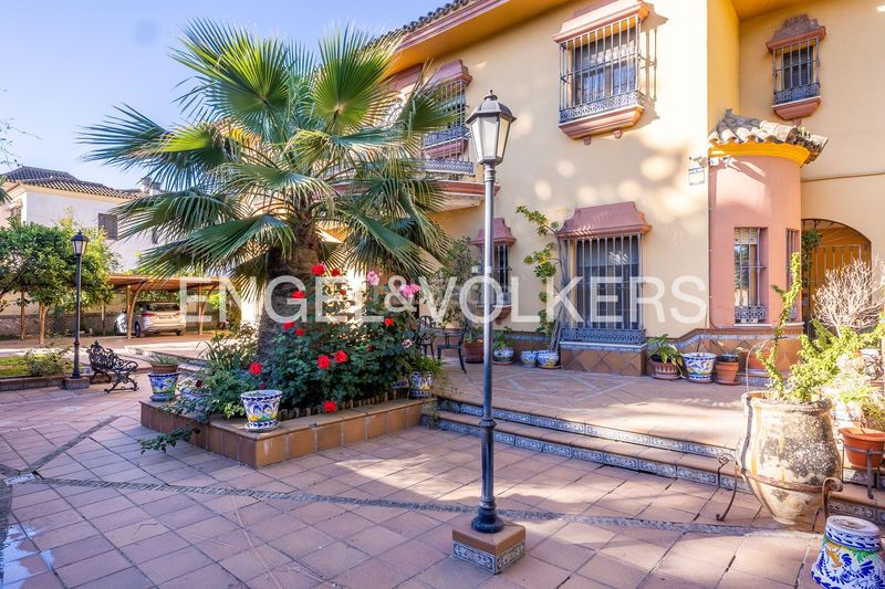 Foto bc62cf62-4635-4211-8946-418399f96565. Casa amb calefacció piscina a Santa Clara Sevilla