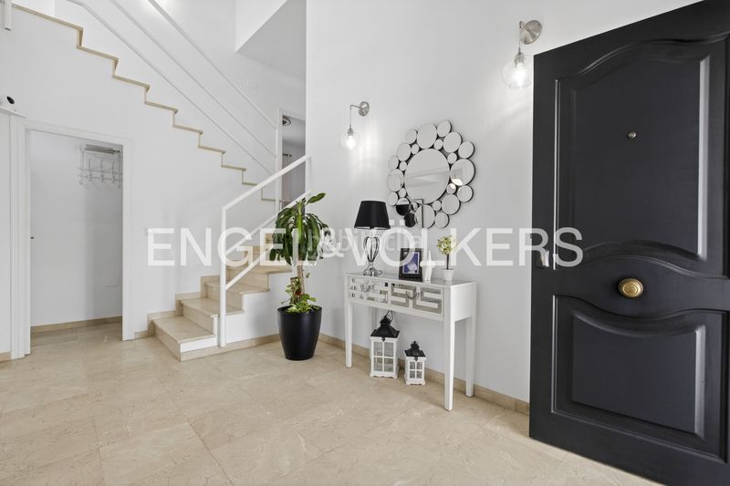 Foto 014a4090-ea4a-42cf-be2b-c9ba9df0db49. Casa amb calefacció a cerros de Montequinto Montequinto