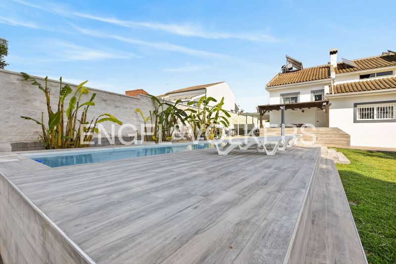 Foto 21e5384d-ad30-455a-8464-68ff74e57f9c. Casa amb calefacció a cerros de Montequinto Montequinto