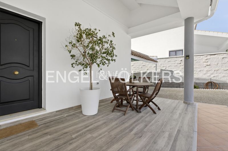 Foto 594de2c7-3278-41c9-ba2e-44e67e11677d. Casa amb calefacció a cerros de Montequinto Montequinto