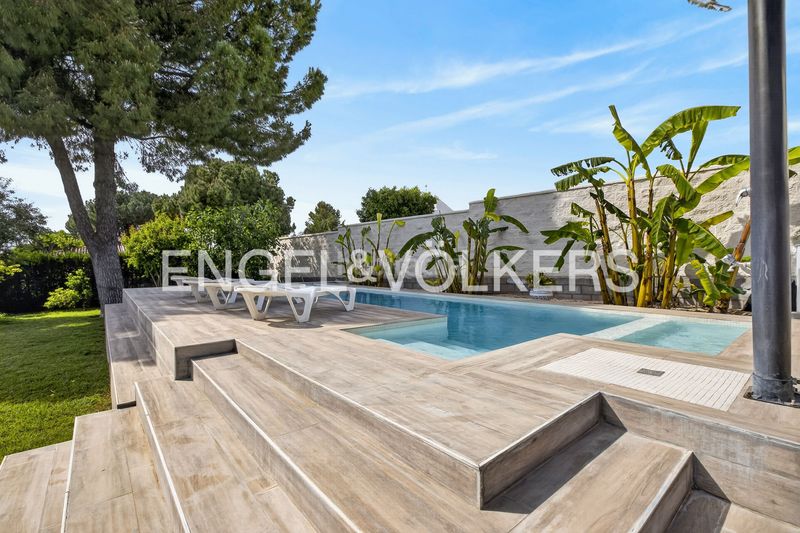 Foto 61d025d9-2282-4697-94a4-7fd1343c4b6a. Casa amb calefacció a cerros de Montequinto Montequinto