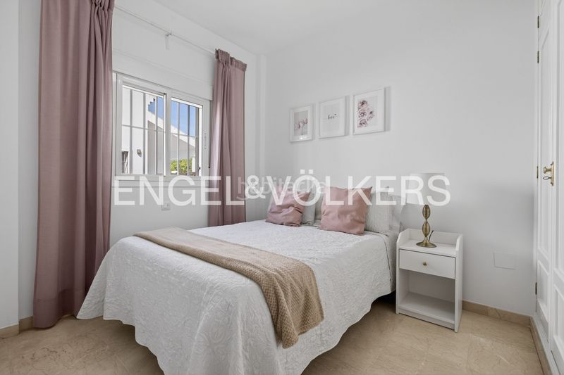 Foto 76f6563f-3632-4f7a-b8db-86211d1c2fe6. Casa amb calefacció a cerros de Montequinto Montequinto