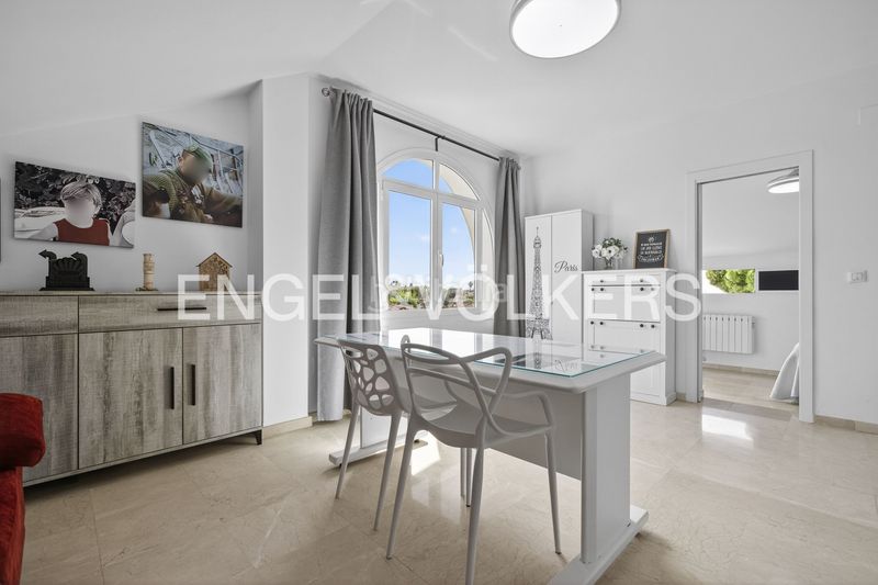 Foto 86ffcfeb-f5e0-4baa-8253-d8a8e61be189. Casa amb calefacció a cerros de Montequinto Montequinto