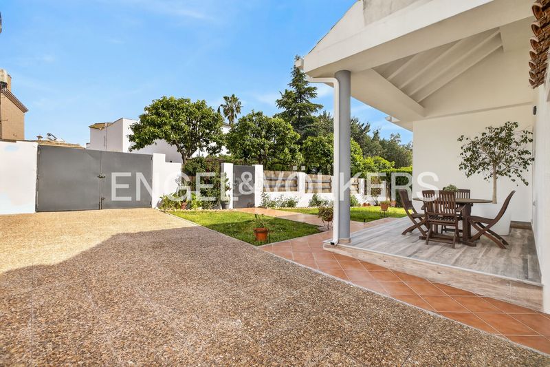 Foto eededf7b-f194-44ff-9674-32d7e1c4461a. Casa amb calefacció a cerros de Montequinto Montequinto