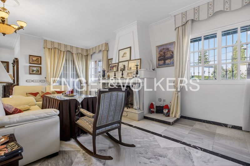 Foto 17fce197-2cac-4c5e-b618-7f732c54e13d. Casa amb calefacció a cerros de Montequinto Montequinto