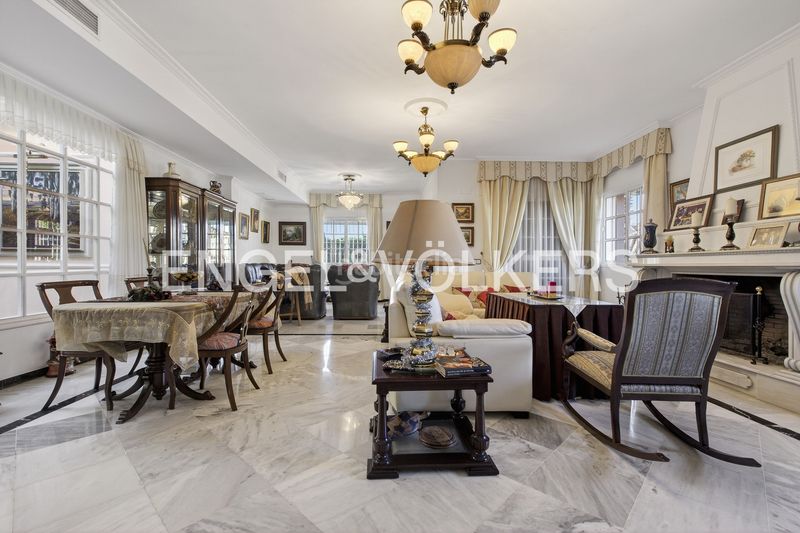 Foto 1f99603f-6739-44d8-aa9b-dd94a9c985e4. Casa amb calefacció a cerros de Montequinto Montequinto