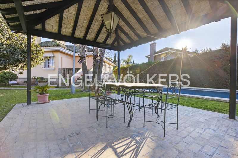 Foto 4082efb6-48d6-452a-b5ca-0acd6e6447ba. Casa amb calefacció a cerros de Montequinto Montequinto