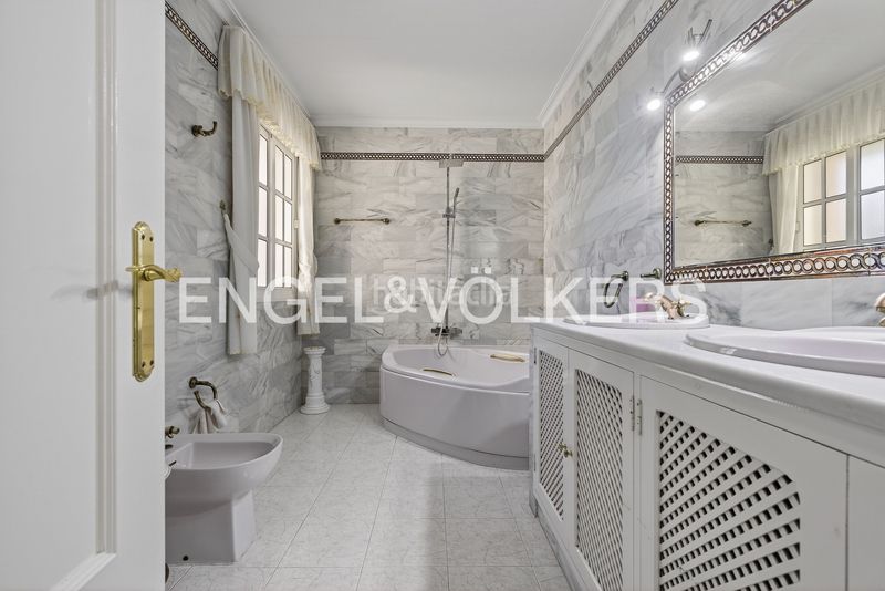 Foto 442ccfcb-5c68-4845-a46b-78bac97a6295. Casa amb calefacció a cerros de Montequinto Montequinto