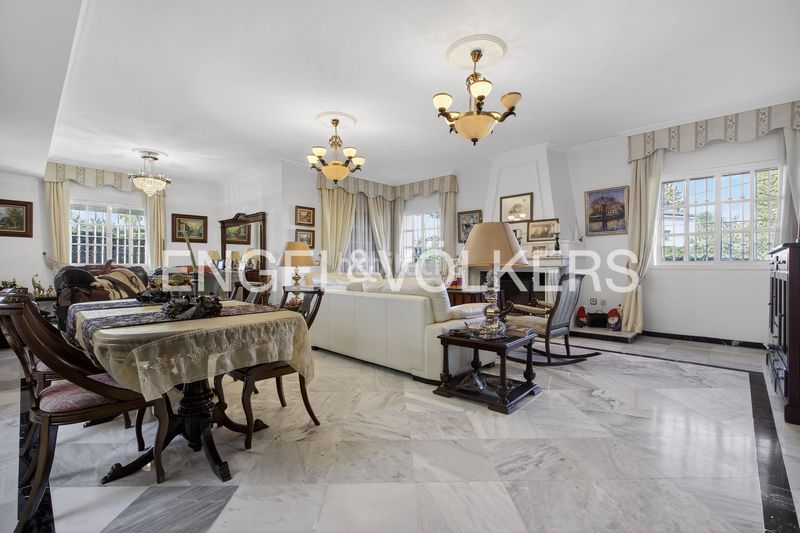 Foto 71540dc7-3207-4433-8126-b8de21e52682. Casa amb calefacció a cerros de Montequinto Montequinto