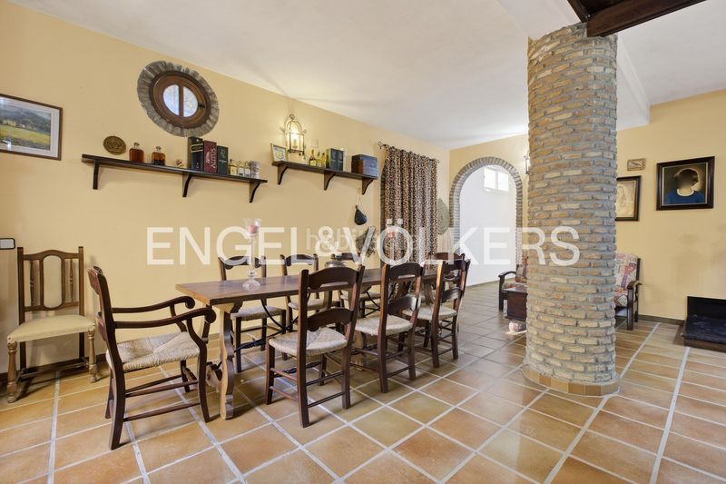 Foto 782f1f4e-d4bb-4fa4-a30a-401c041dc7fd. Casa amb calefacció a cerros de Montequinto Montequinto